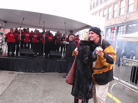 15-dancing-to-choir1