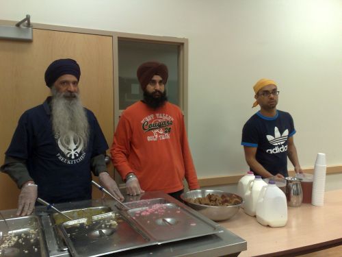 more-kitchen-volunteers