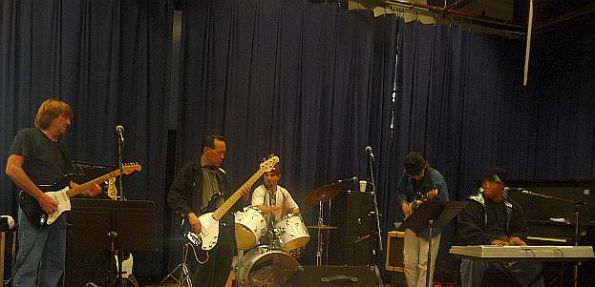 devon-and-musicians devon-and-musicians