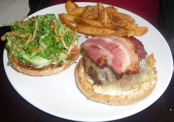 7-house-burger-with-bacon