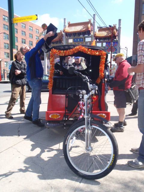 pedicab-training-4-chinatown-millenium-gates pedicab-training-4-chinatown-millenium-gates