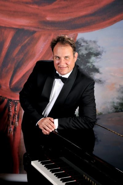 vic-piano-promo-shot1 vic-piano-promo-shot1