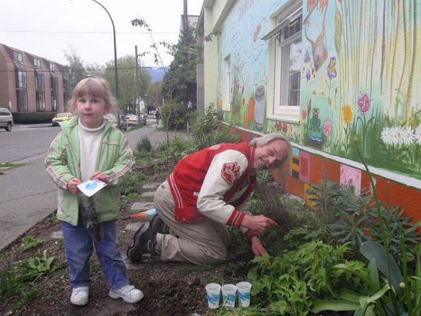 Planting a tree at DTES NH 1