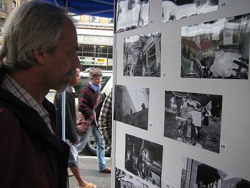 Hendrik seeing Pivot photos