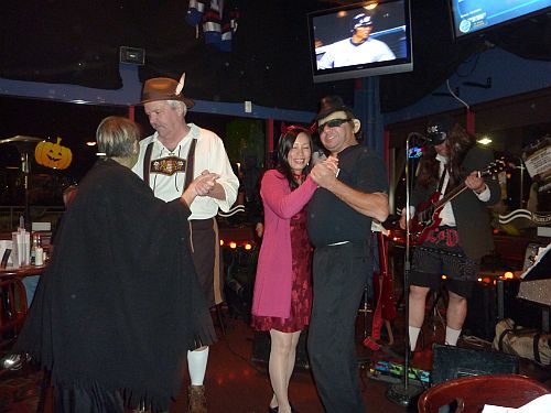 4 Couples dancing to Rockafella 4 Couples dancing to Rockafella