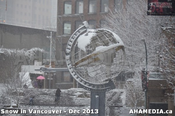 19 AHA MEDIA sees Snowfall in Vancouver Dec 2013