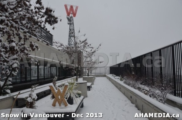 205 AHA MEDIA sees Snowfall in Vancouver Dec 2013