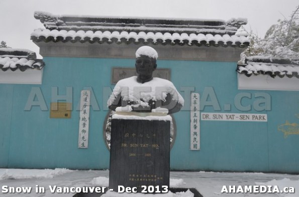 95 AHA MEDIA sees Snowfall in Vancouver Dec 2013
